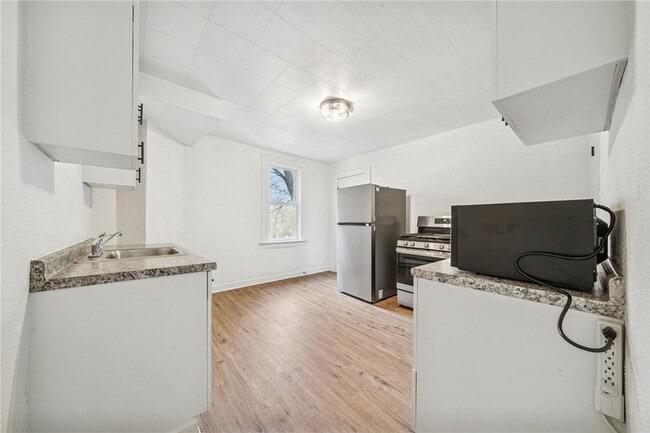 Photo - 3226 Richardson Ave