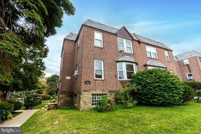Photo - 906 E Sharpnack St