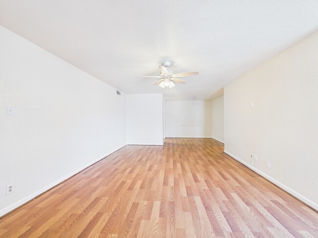 Photo - 9700 Leawood Blvd Unit 322