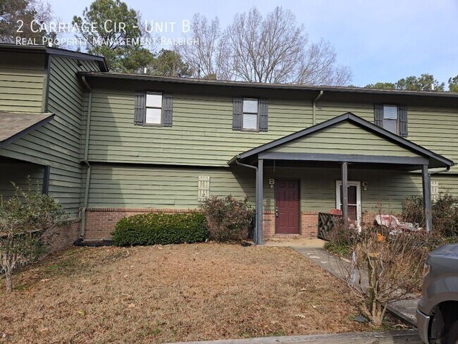 Building Photo - 2 Carriage Cir Unit B