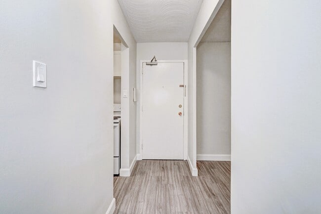 Photo - 26 Willow Road Apartments