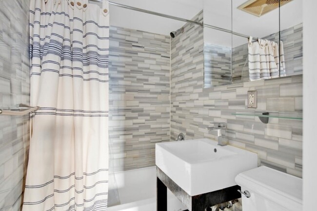 Photo - 325 E 5th St Unit A1