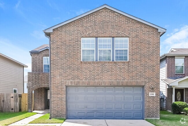 Building Photo - 12510 Aarons Way Dr Rental