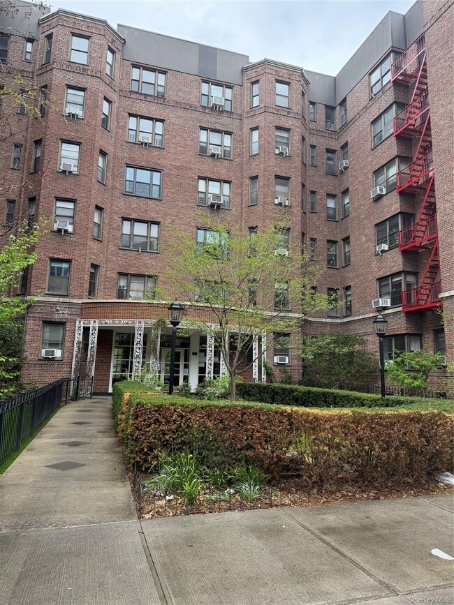 Building Photo - 77-11 35th Ave Unit 4C