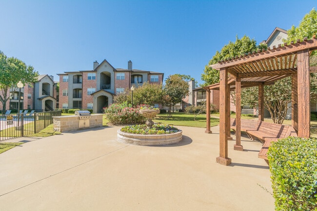 Patio - Fountains of Denton