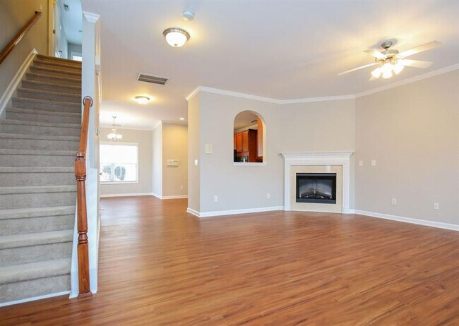 Family Room - 711 Keystone Park Dr