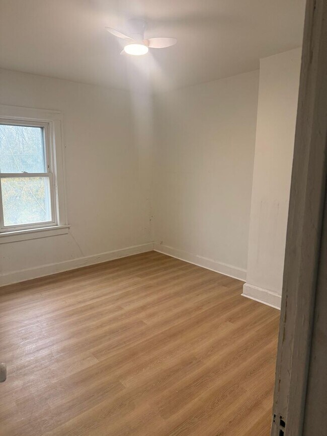 Photo - Spacious 3-bedroom, 1-bath Home