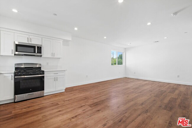 6336 Beck Ave Unit 2