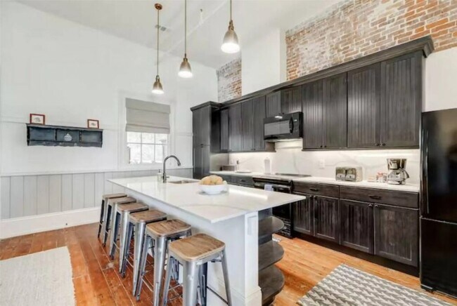 Photo - 2010 The Strand Unit 303