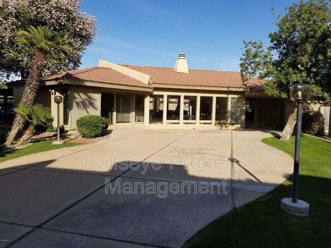 Photo - 1111 E University Dr Unidad #237