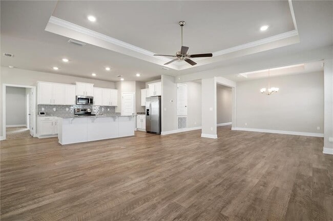 Photo - 10528 Redland St N