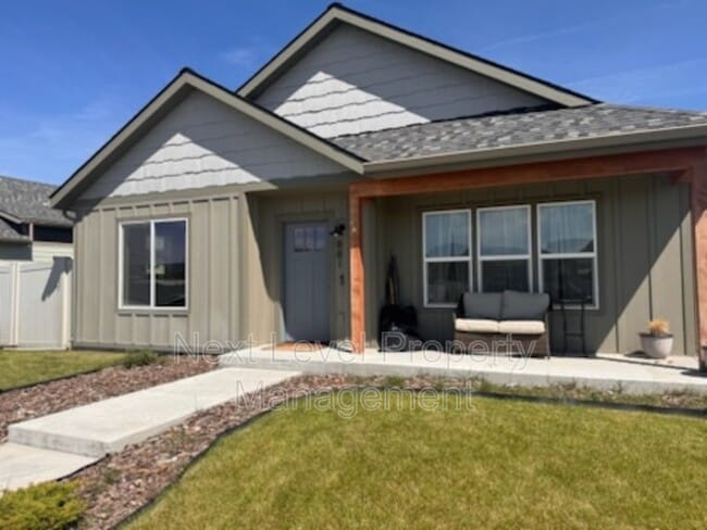 Building Photo - 881 S Camas Ln
