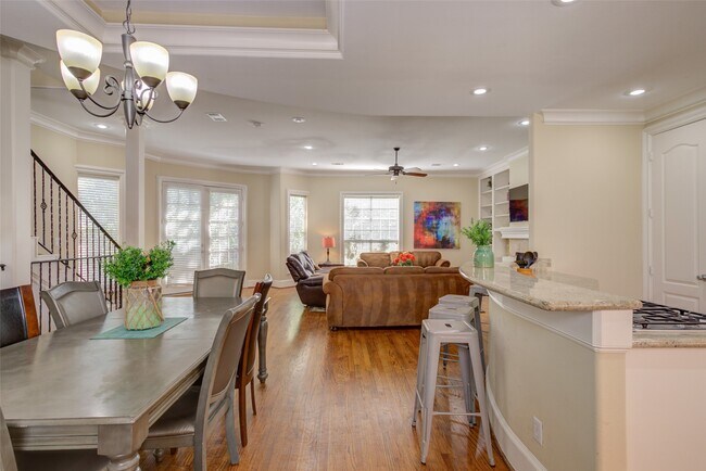 Photo - 105 Detering St
