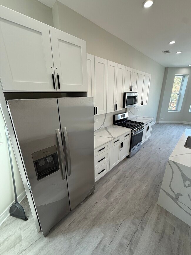 Photo - 2933 W Lexington St