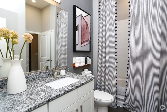 1BR, 1BA - 797sf A3- Bathroom