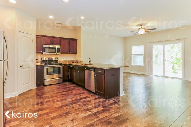 Photo - 613 Ferguson Ln