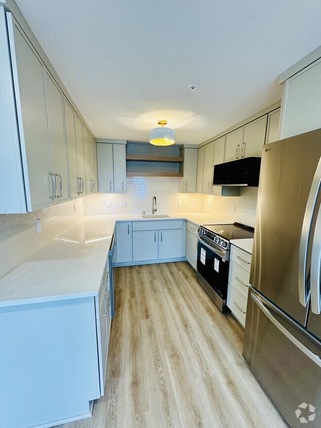 Building Photo - 113 W Wisconsin Ave Unit 113 Wisconsin Ave Rental