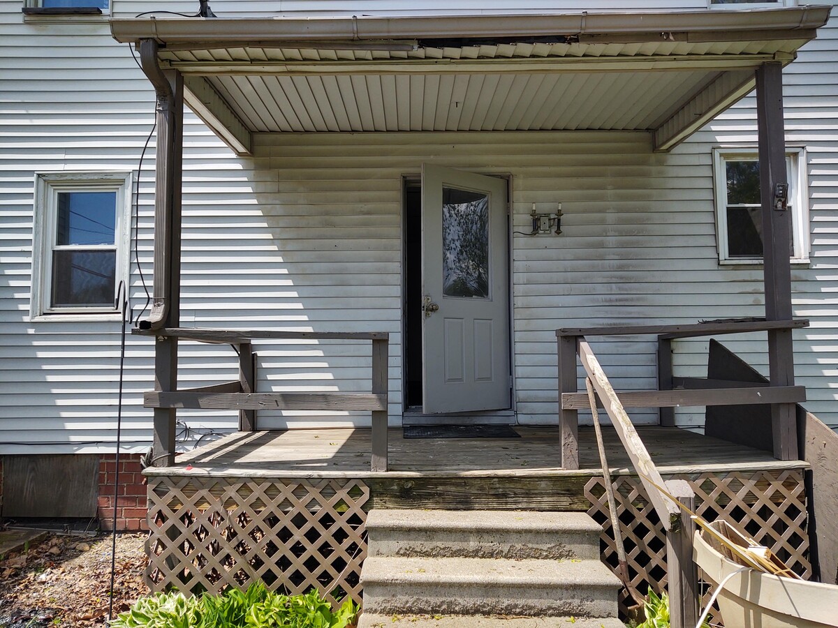 Photo - 1548 Garfield Ave SW Unit Downstairs