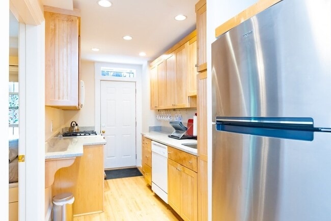 Photo - 21 E Concord St Unit 1