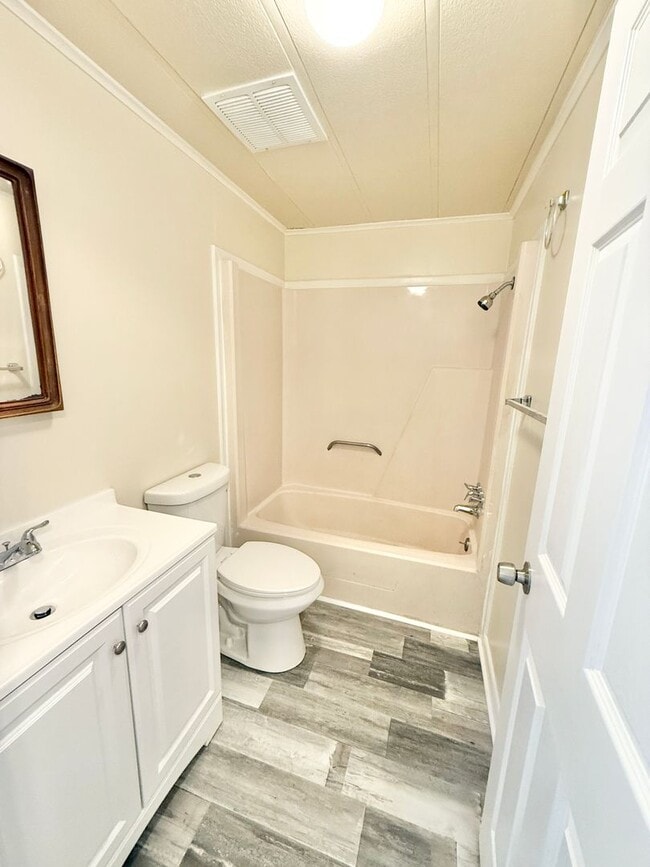 Photo - **3bed House-RENT READY- Minutes from the Dam Neck Base, Naval Station Oceana & Ocean Front**