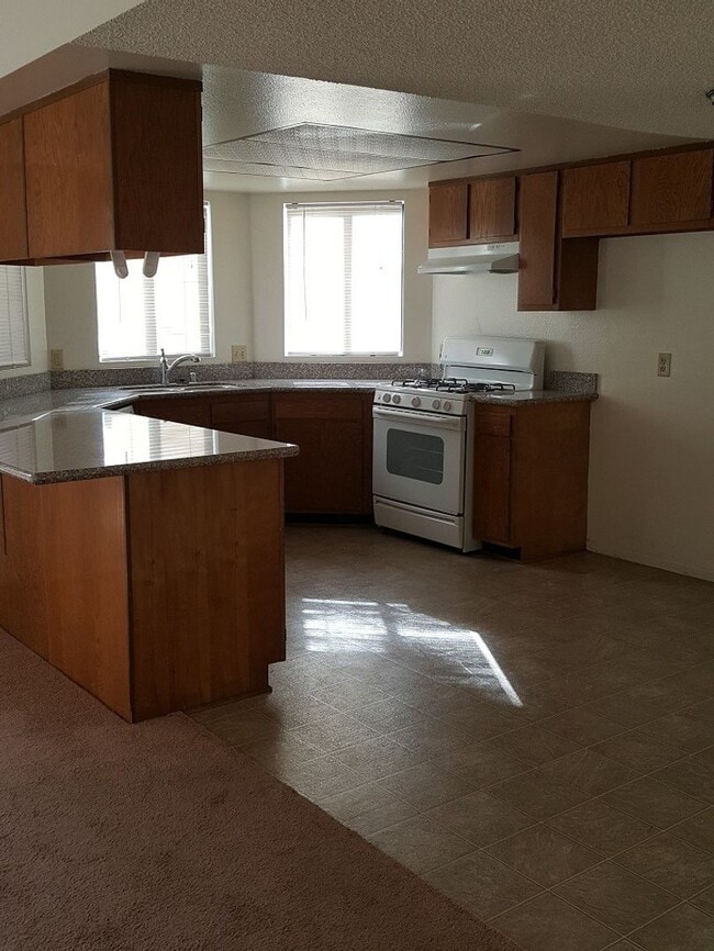 Photo - 1155 Johnson Dr
