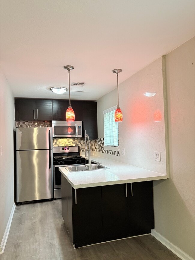 Photo - 109 E Quincy St Unit 1