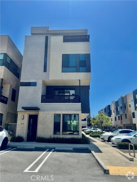 Building Photo - 614 Malibu Rental