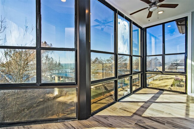 458 Yacht Club Dr