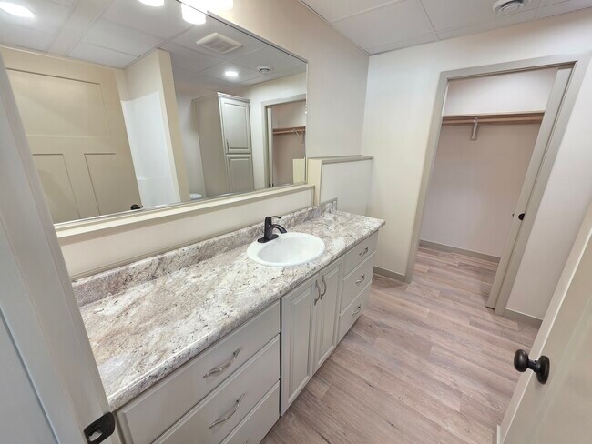 Photo - 1101 S Lawler St Unit 4