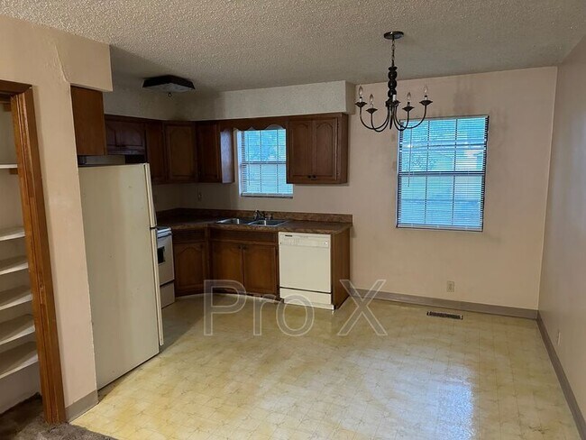 Photo - 705 N Rouse St