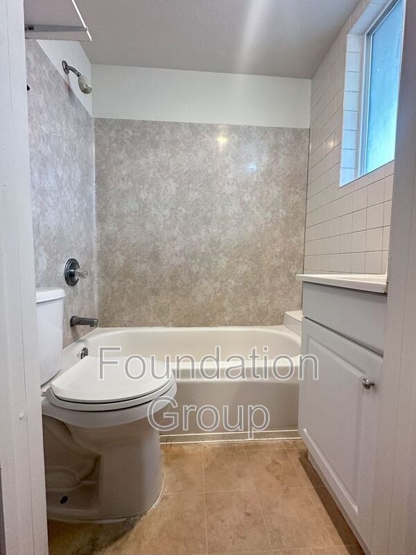 Photo - 842 Davis Pl S