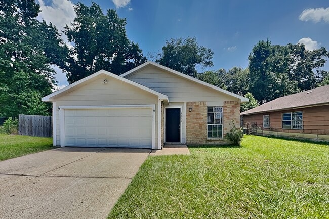 Building Photo - 8730 Valley Pond Ct