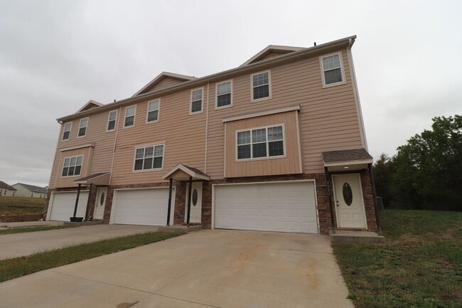 Photo - Spacious Town House for Rent