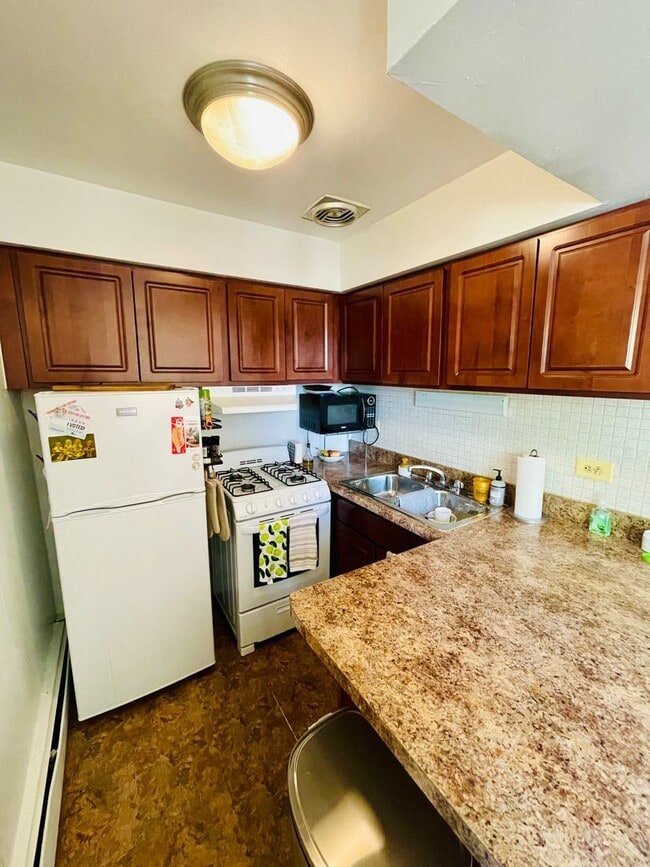 Photo - 3160 N Cambridge Ave