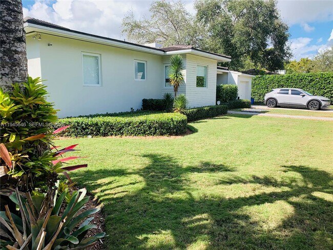 Photo - 1240 S Alhambra Cir