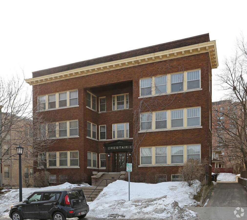 809 Douglas Ave - 809 Douglas Ave Apartments