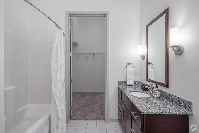 1BR, 1BR - Halcyon I - 705SF - Bathroom