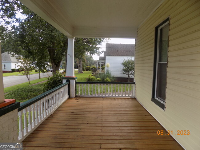 Photo - 304 Boulevard
