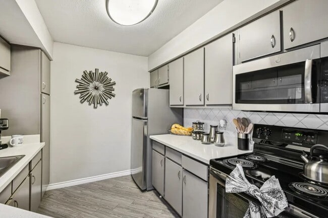 Photo - 20000 Saums Rd Unidad 03202