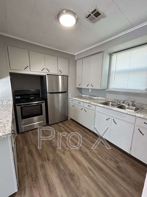 Photo - 304 E Park St Unit Apt C