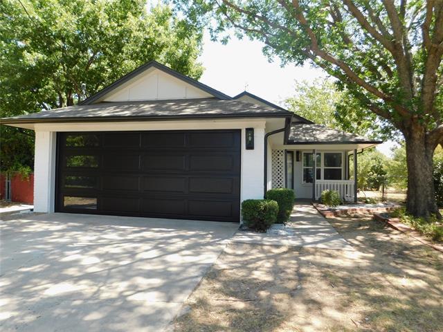 Photo - 404 Woodson Cir