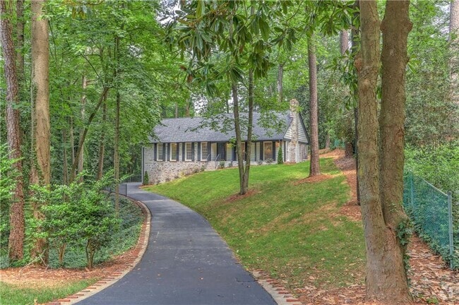 Building Photo - 4540 Club Valley Dr NE Rental