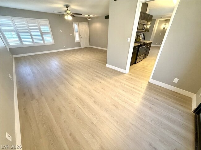 Photo - 6990 Paddington Way