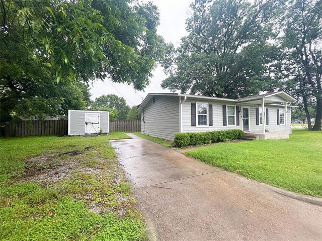 Photo - 111 Oaklawn Dr House