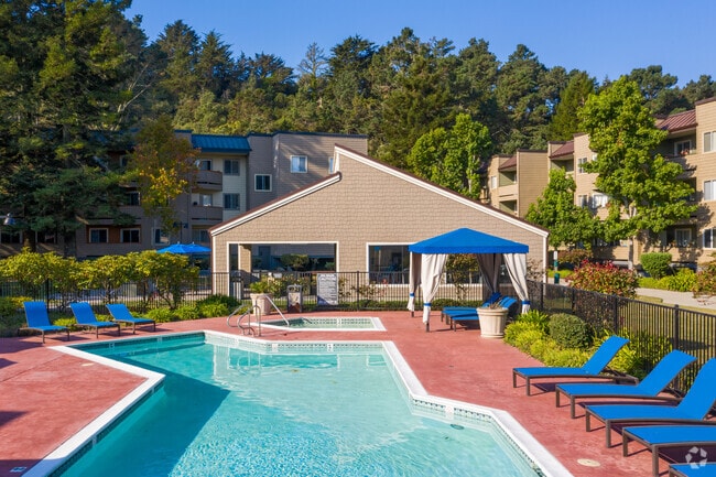Serramonte Ridge Apartment Homes