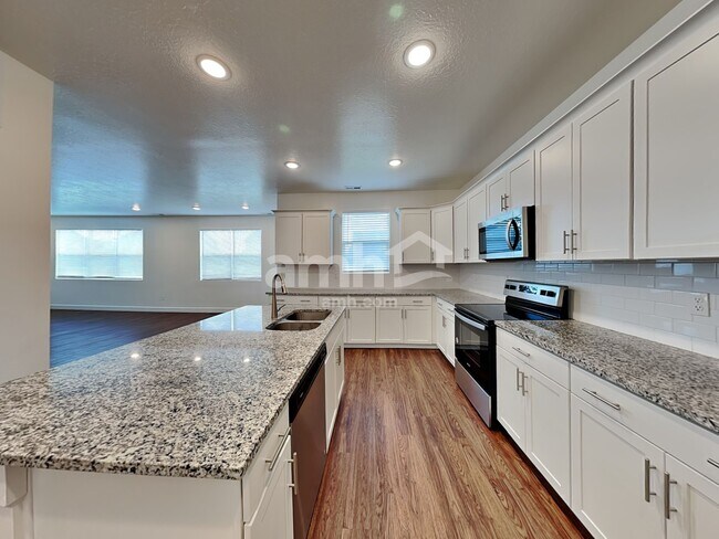 Photo - 1328 White St