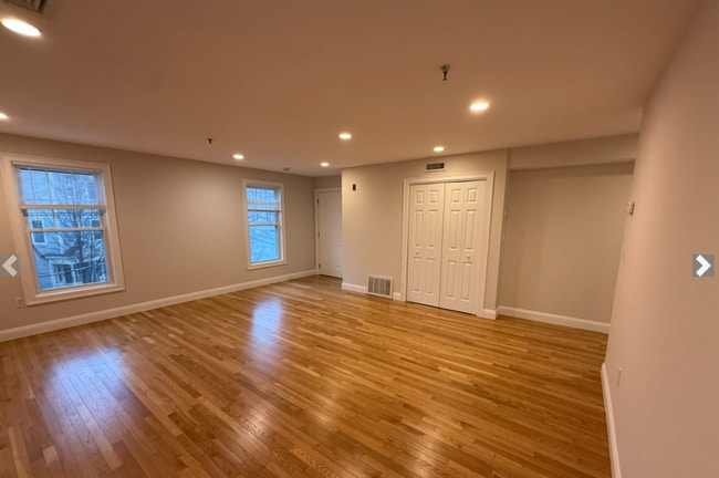 Photo - 135 Calumet St Unit 2