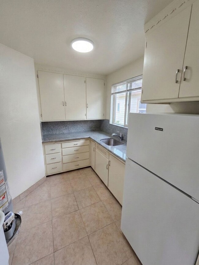 Photo - Recently Remodeled 1 Bedroom Duplex Unit Looking for a new tenant! Unit 2339