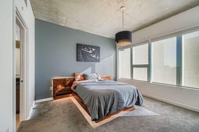 Photo - Elevated Downtown 2BDR Living | Mountain & City Views