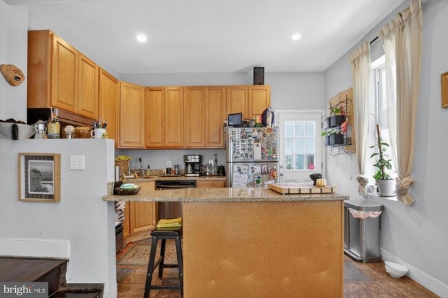 Photo - 1776 Waterloo St
